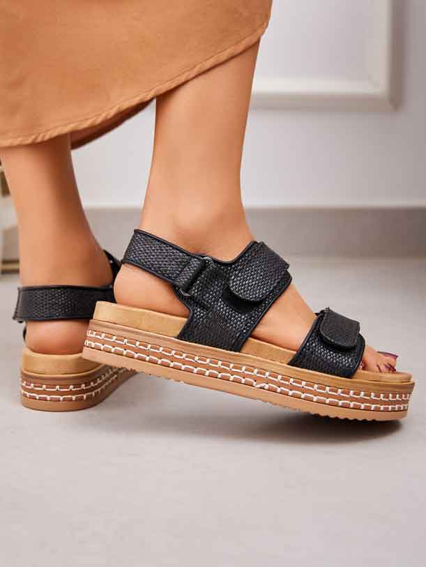 Andera - Sandaler med en bred sål og remme med fin tekstur